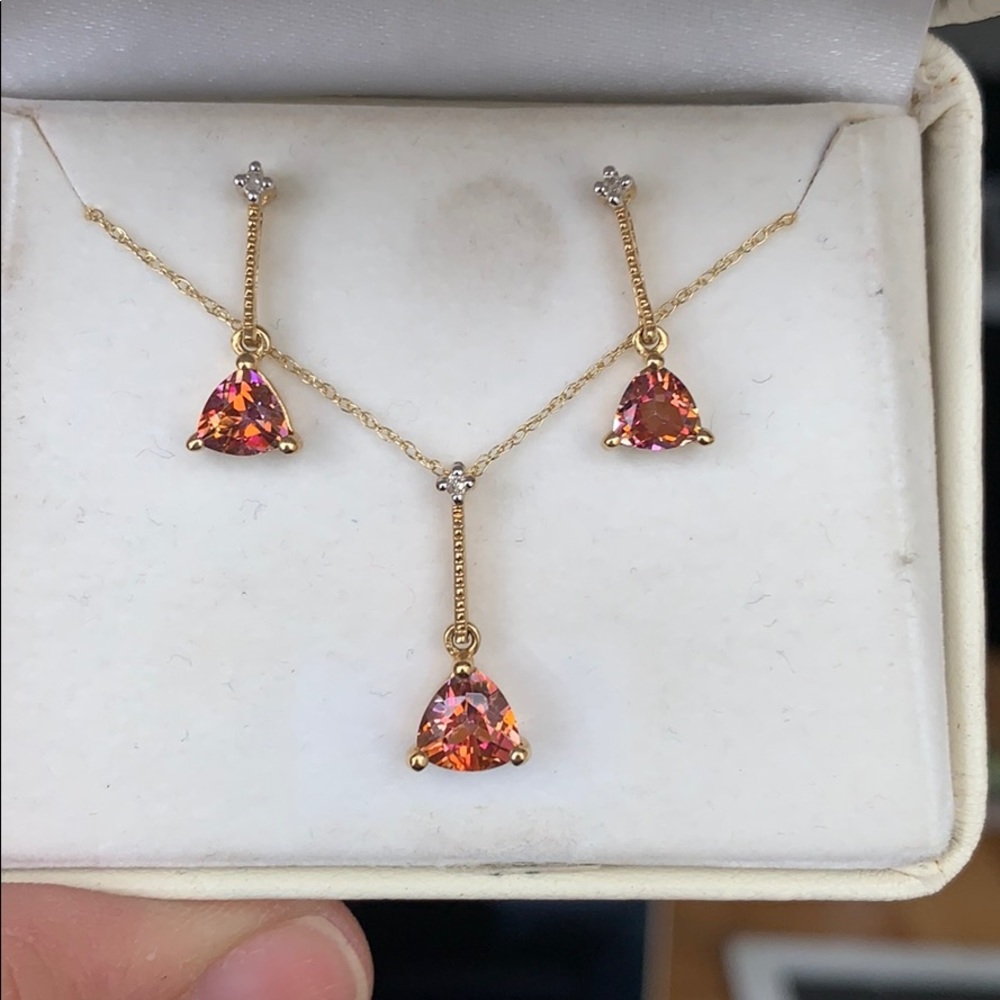 Necklace and earrings set